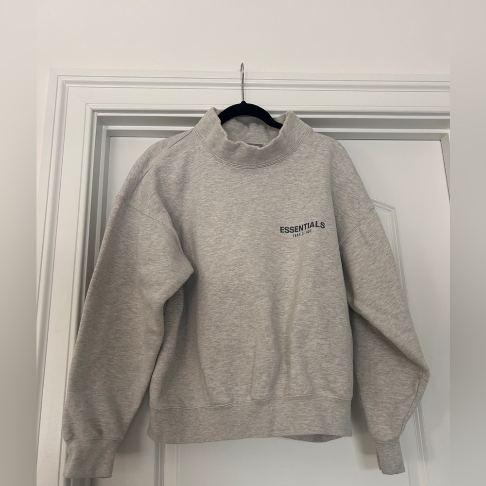 Women’s essential hoodie crewneck